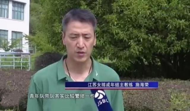 解开老师裙子猛烈进入