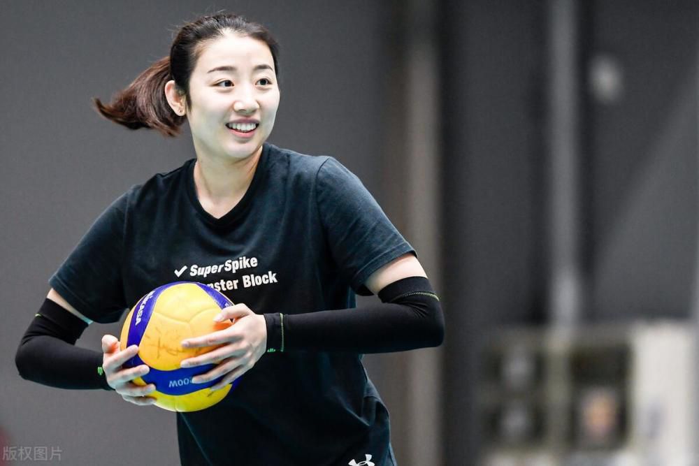 美女把尿口扒开让男人桶